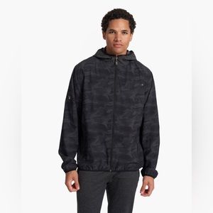Vuori Outdoor Trainer Shell, Men's Athletic Jacket, Black Camo